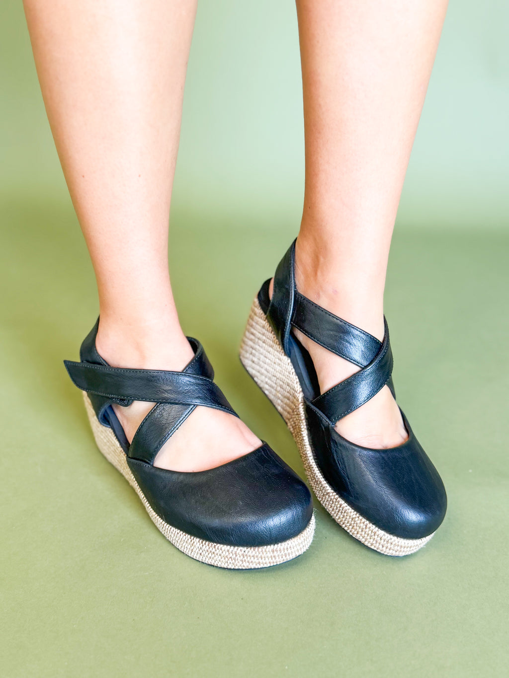 Dark & Dreamy Wedge