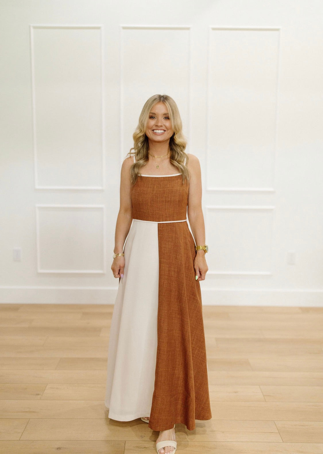 Gallery Girl Midi Dress